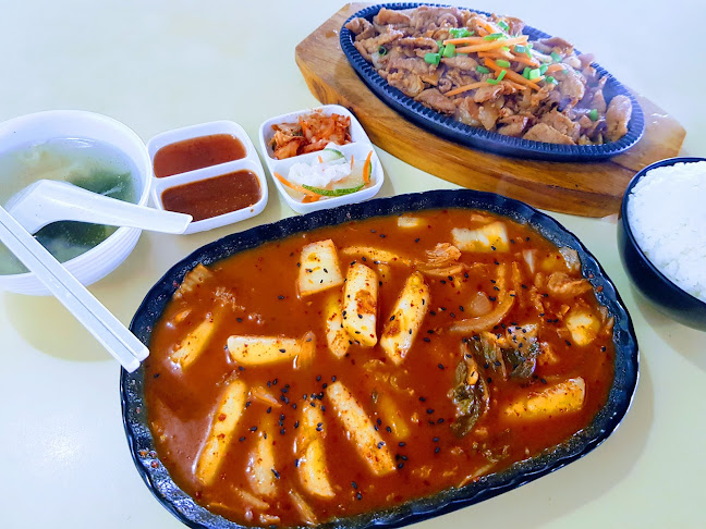 Food More @ 115B Commonwealth - Hospitality and gastronomy