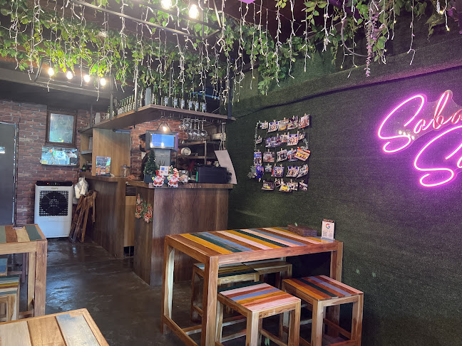 Warm Up Cafe @Mackenzie Road - Hospitality and gastronomy