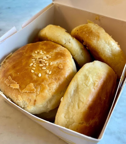 Loong Fatt Tau Sar Piah - Hospitality and gastronomy