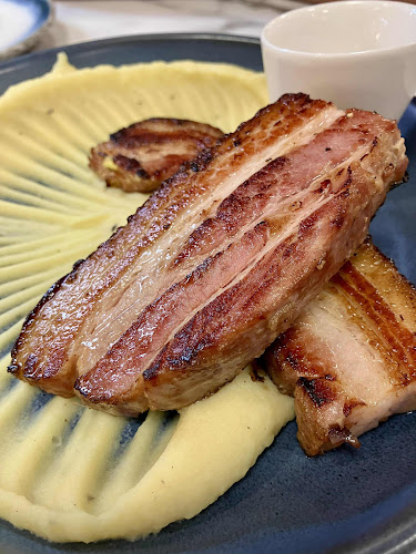 15 Swan Lake Ave, Opera Estate, Singapore 455711