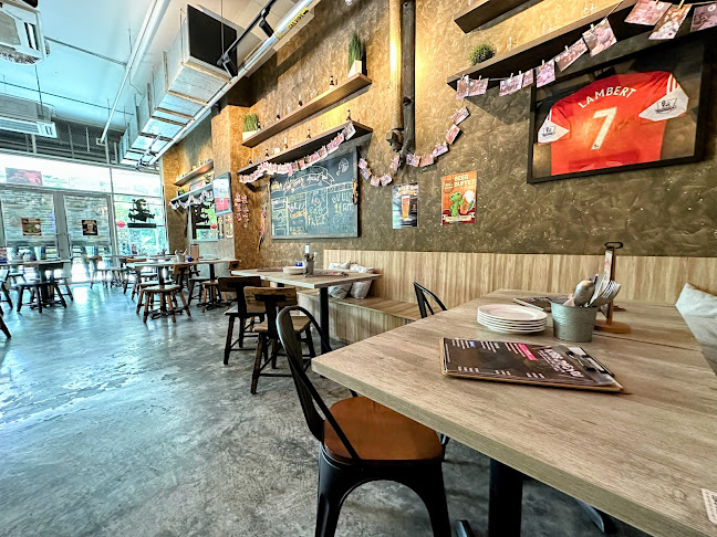 Opinii despre Lazy Lizard - NEWest în Singapore - Hospitality and gastronomy