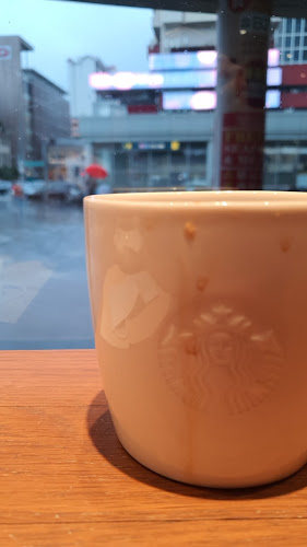 Comentarii opinii despre Starbucks Chinatown Point