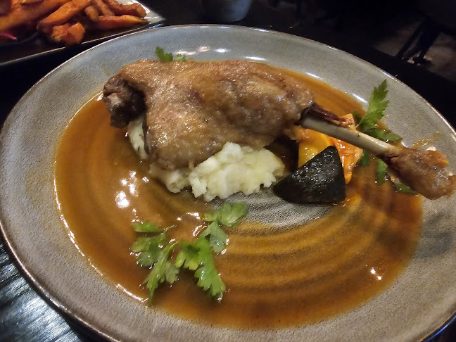 Perle Noire Oyster & Grill Bar (Holland Village)