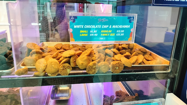 Opinii despre Famous Amos Changi Airport Terminal 3 în Singapore - Hospitality and gastronomy