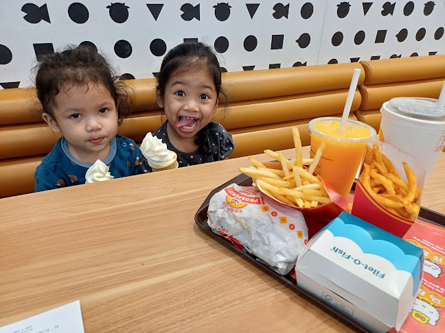 McDonald's LeQuest - Hospitality and gastronomy