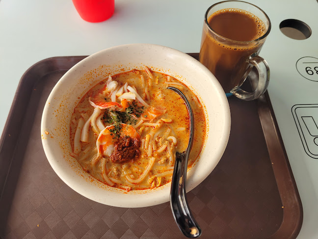 Blk 216 Bedok Food Centre and Market