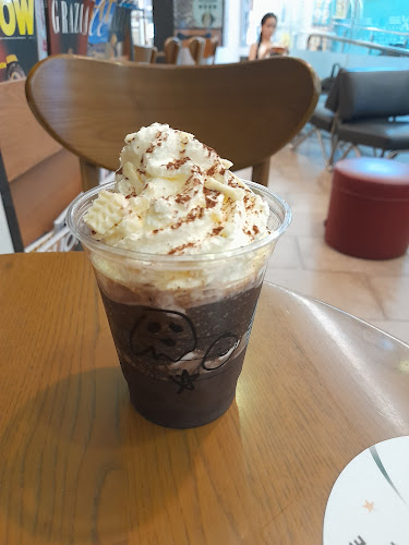 Opinii despre Starbucks 100AM în Singapore - Hospitality and gastronomy