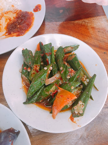 Coba Coba (Nasi Ambeng) - Singapore