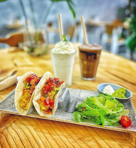 103 Frankel Ave, Singapore 458225