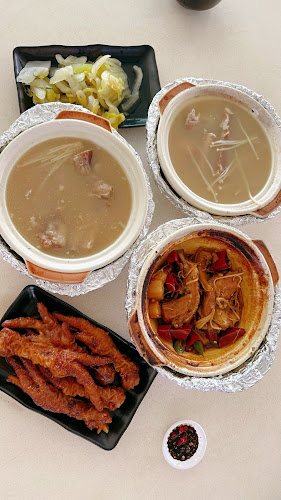 火爆肉骨茶 Hot BKT - Singapore