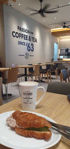 The Coffee Bean and Tea Leaf - AMK Hub - Hospitality and gastronomy