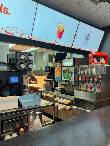McDonald's Clementi Ave 3 - Hospitality and gastronomy