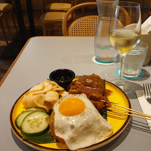 Comentarii opinii despre Privé Paragon