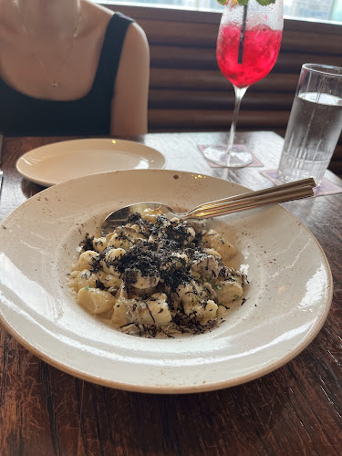 Opinii despre LAVO Italian Restaurant And Rooftop Bar în Singapore - Hospitality and gastronomy