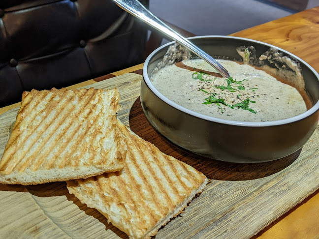 Comentarii opinii despre Refuel Cafe