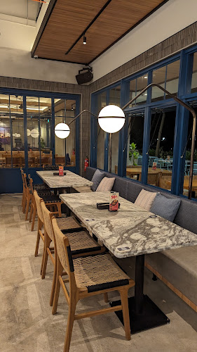 Brewerkz East Coast Park - Hospitality and gastronomy