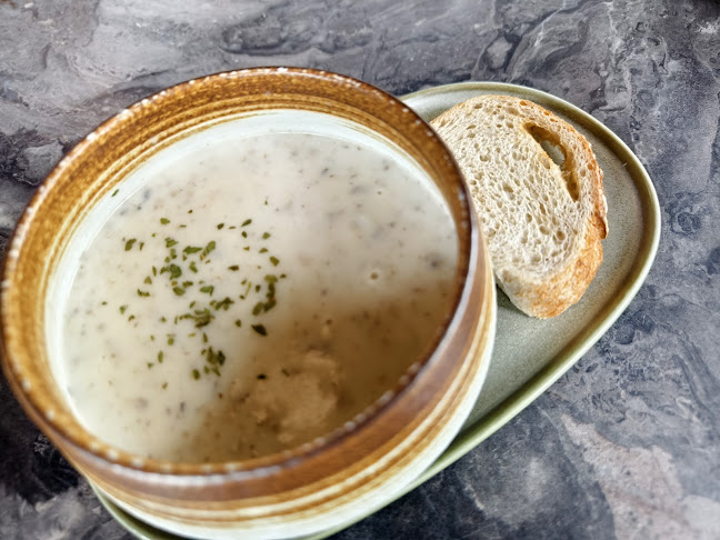 COLLIN'S® Mandai Wildlife West