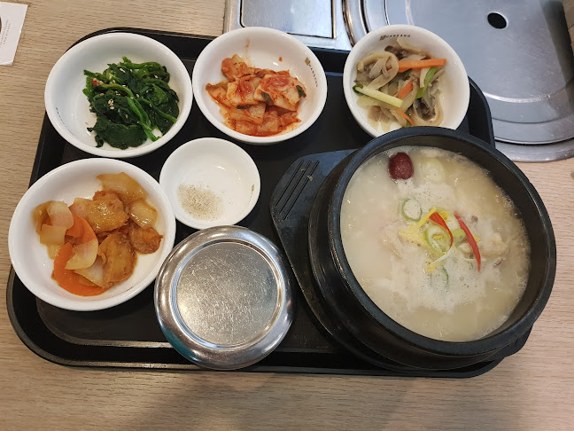 10 Sinaran Dr, #03-33 Square 2, Singapore 307506