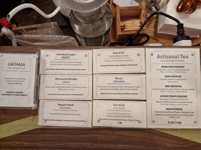 Comentarii opinii despre Tiong Hoe Specialty Coffee