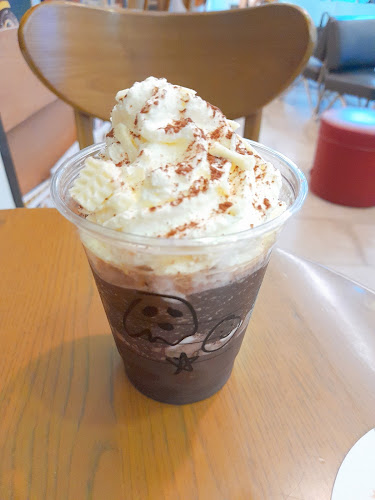 Starbucks 100AM - Hospitality and gastronomy