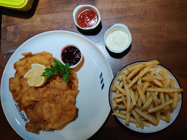 Comentarii opinii despre Brotzeit German Beer Bar and Restaurant - Katong