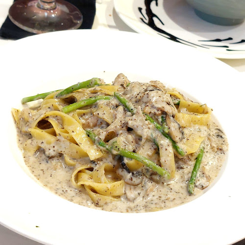 café Q classified - Singapore