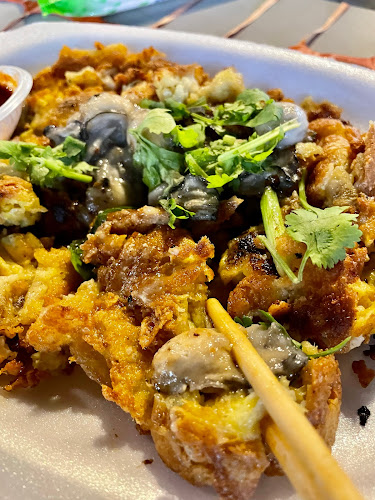 Heng Carrot Cake & Oyster Omelette - Hospitality and gastronomy