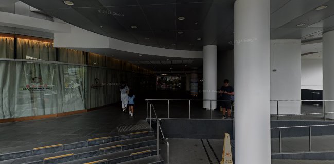 The Queen & Mangosteen - Singapore