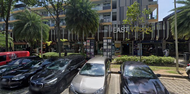 Glow & Yummlicious Cafe