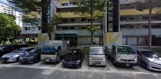 *Fhri Lu Ding Ji Charcoal Claypot Chicken Steamboat